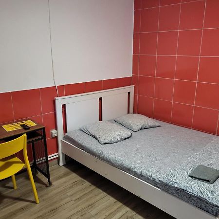 Banat 4 Hostel บูคาเรสต์ ภายนอก รูปภาพ
