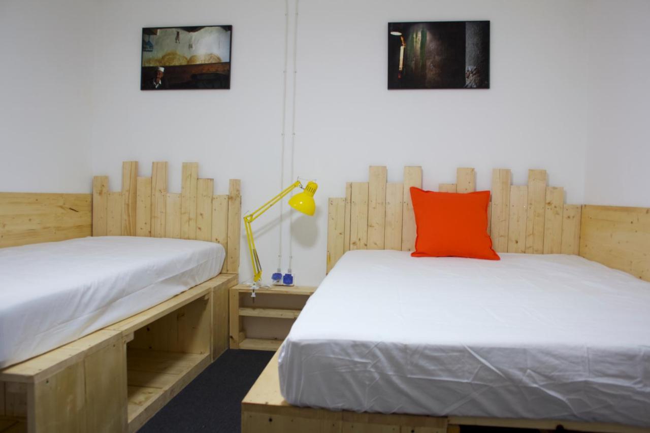 Banat 4 Hostel บูคาเรสต์ ภายนอก รูปภาพ
